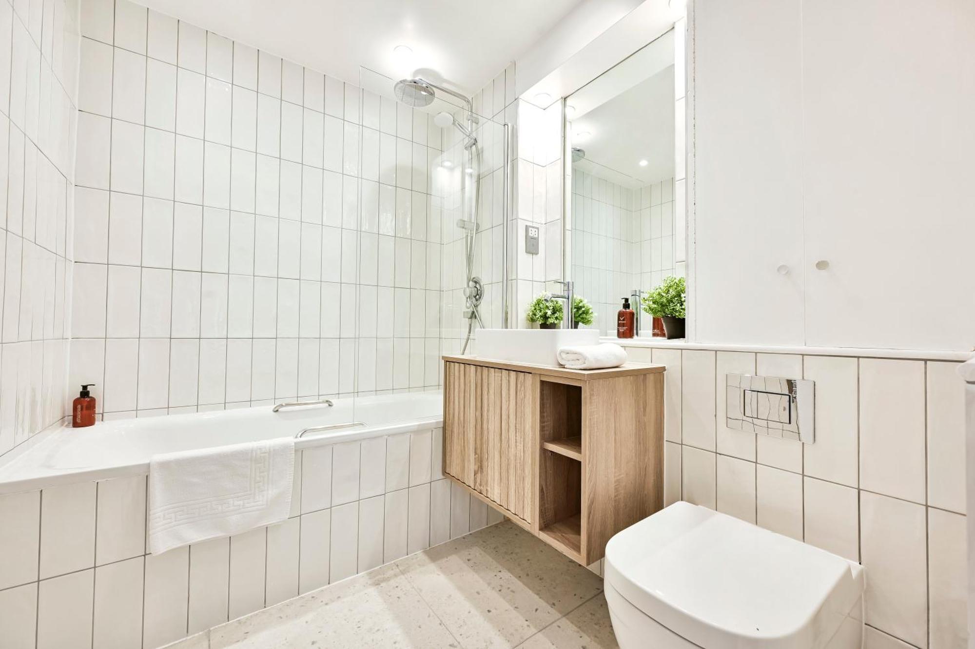 Amazing 3 Bed Apartment Great Portland Street 런던 외부 사진