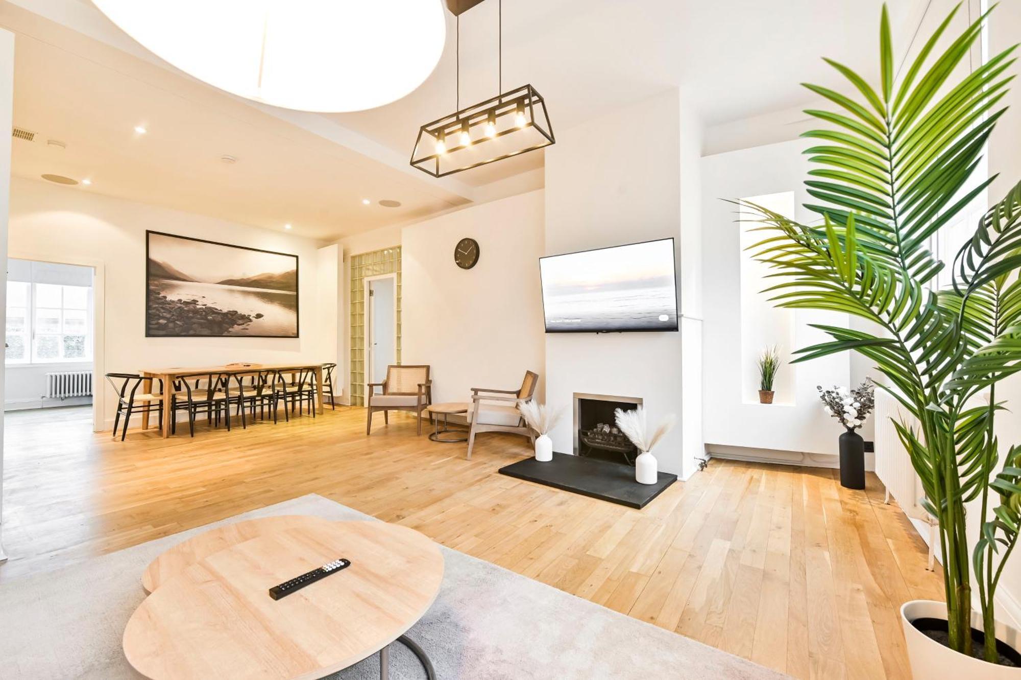 Amazing 3 Bed Apartment Great Portland Street 런던 외부 사진
