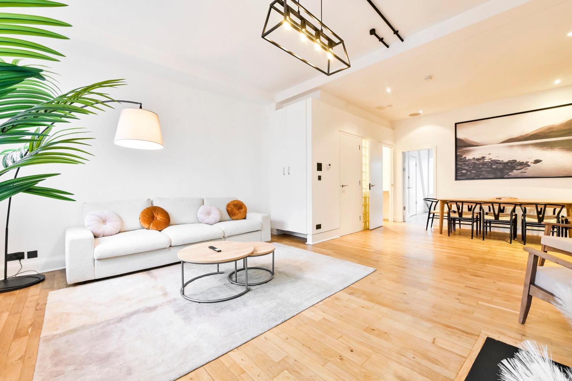 Amazing 3 Bed Apartment Great Portland Street 런던 외부 사진